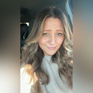 Meet your Posher, Courtney